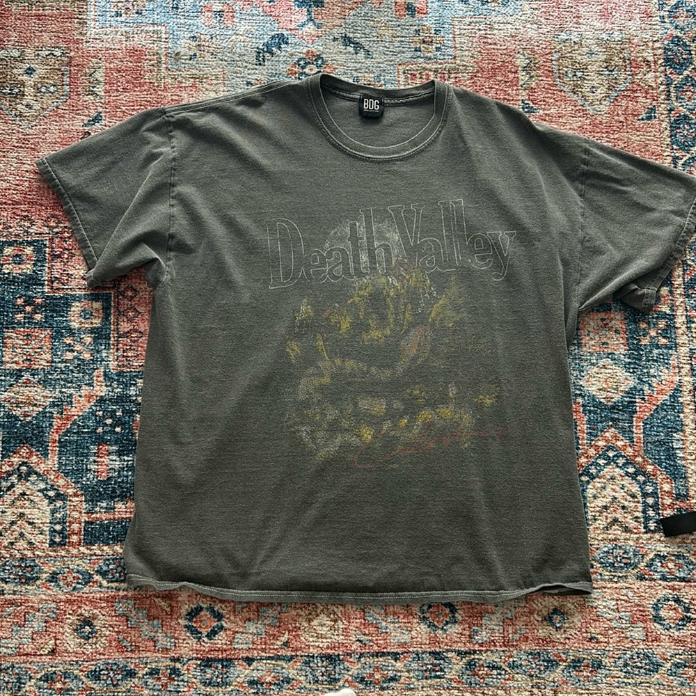 Urban Outfitters Distressed Oversized Graphic Tee | BDG | size M/L